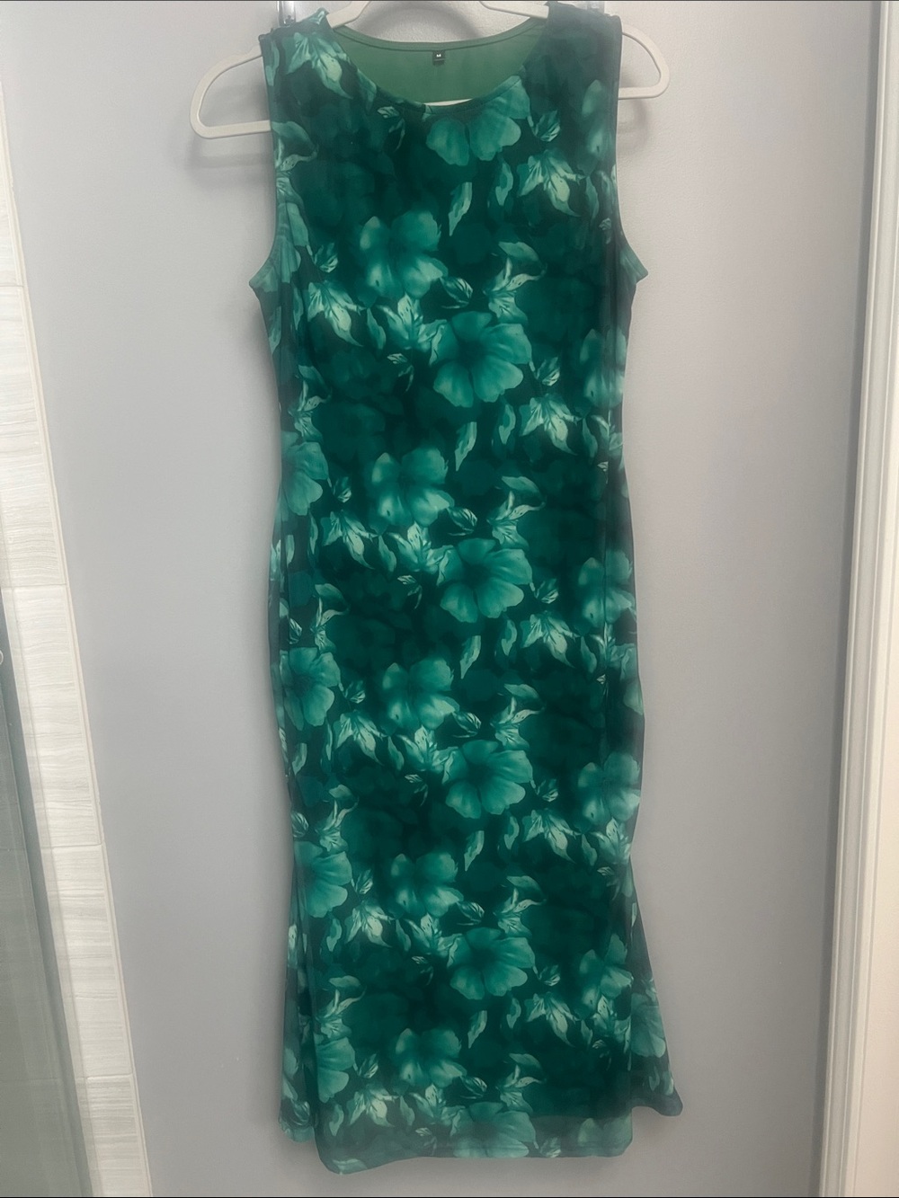 Elegant Green Floral Sleeveless Dress